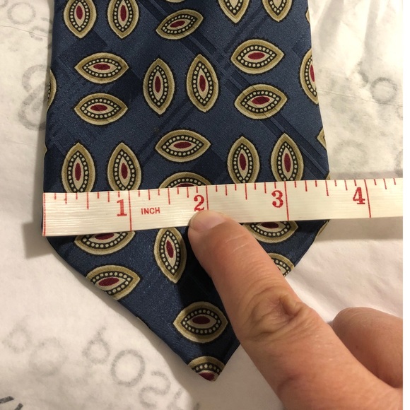 Brooks Brothers 100% Silk Tie - Picture 6 of 6